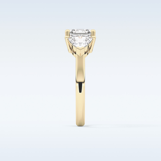 Elegant 1.78 CT Three Stones Engagement Ring Featuring Emerald Moissanite