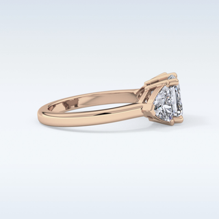 Elegant 1.78 CT Three Stones Engagement Ring Featuring Emerald Moissanite