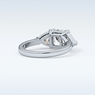 Elegant 1.78 CT Three Stones Engagement Ring Featuring Emerald Moissanite