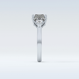 Elegant 1.78 CT Three Stones Engagement Ring Featuring Emerald Moissanite