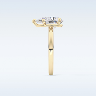 Stunning 2.84 CT Solitaire Engagement Ring Featuring Pear Moissanite