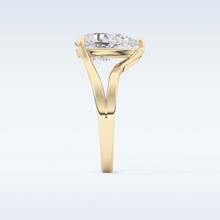 Stunning 3.15 CT Solitaire Engagement Ring Featuring Pear Moissanite