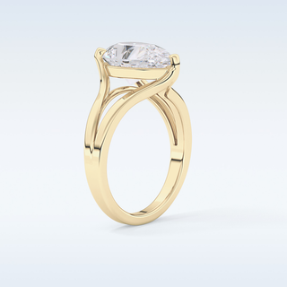 Stunning 3.15 CT Solitaire Engagement Ring Featuring Pear Moissanite
