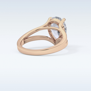 Stunning 3.15 CT Solitaire Engagement Ring Featuring Pear Moissanite