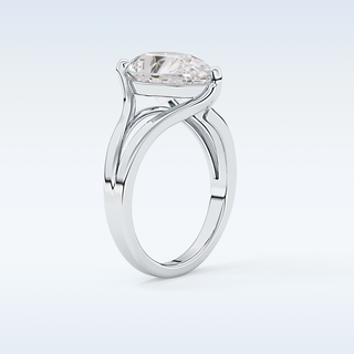 Stunning 3.15 CT Solitaire Engagement Ring Featuring Pear Moissanite