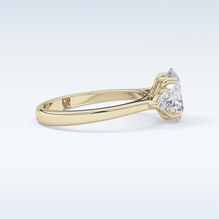 Elegant 1.67 CT Three Stones Engagement Ring Featuring Oval Moissanite
