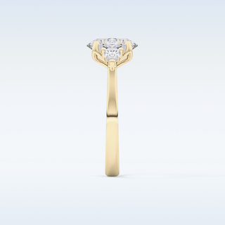 Elegant 1.67 CT Three Stones Engagement Ring Featuring Oval Moissanite