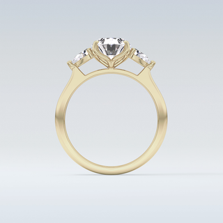 Elegant 1.67 CT Three Stones Engagement Ring Featuring Oval Moissanite