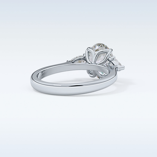 Elegant 1.67 CT Three Stones Engagement Ring Featuring Oval Moissanite