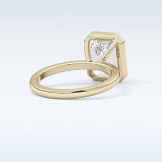Beautiful 3.71 CT Solitaire Engagement Ring Featuring Emerald Moissanite