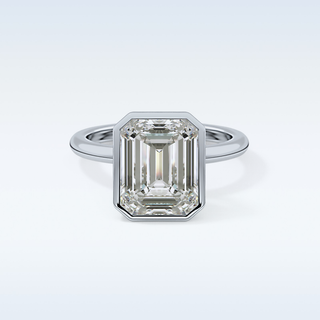 Beautiful 3.71 CT Solitaire Engagement Ring Featuring Emerald Moissanite