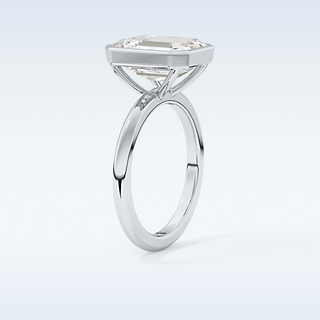 Beautiful 3.71 CT Solitaire Engagement Ring Featuring Emerald Moissanite