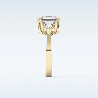 Elegant 3.78 CT Three Stones Engagement Ring Featuring Emerald Moissanite