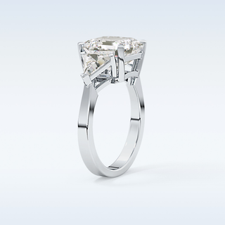 Elegant 3.78 CT Three Stones Engagement Ring Featuring Emerald Moissanite