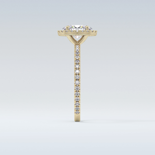 Elegant 0.91 CT Halo & Pave Engagement Ring Featuring Oval Moissanite