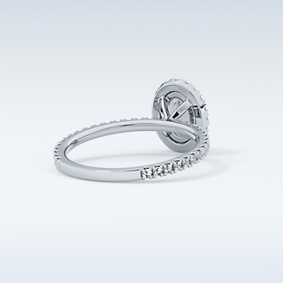 Elegant 0.91 CT Halo & Pave Engagement Ring Featuring Oval Moissanite