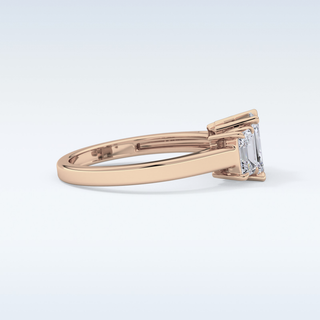 Elegant 1.02 CT Three Stones Engagement Ring Featuring Emerald Moissanite