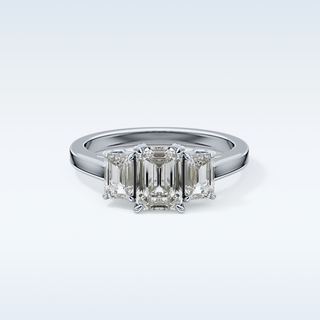 Elegant 1.02 CT Three Stones Engagement Ring Featuring Emerald Moissanite