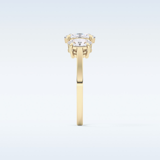 Elegant 0.91 CT Three Stones Engagement Ring Featuring Oval Moissanite