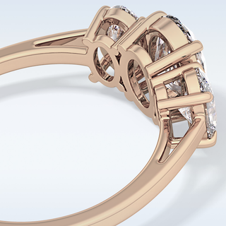 Elegant 0.91 CT Three Stones Engagement Ring Featuring Oval Moissanite