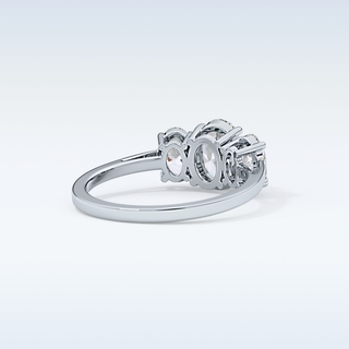 Elegant 0.91 CT Three Stones Engagement Ring Featuring Oval Moissanite