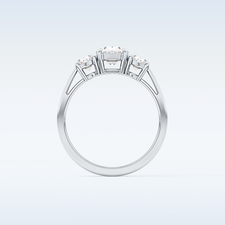 Elegant 0.91 CT Three Stones Engagement Ring Featuring Oval Moissanite