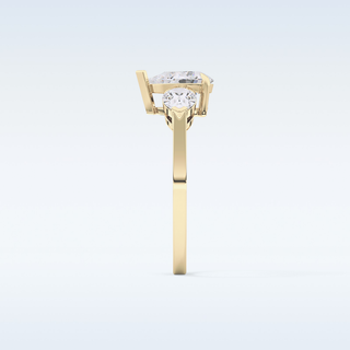 Elegant 0.81 CT Three Stones Engagement Ring Featuring Pear Moissanite