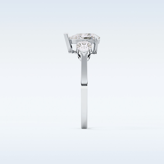 Elegant 0.81 CT Three Stones Engagement Ring Featuring Pear Moissanite