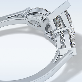Elegant 0.81 CT Three Stones Engagement Ring Featuring Pear Moissanite