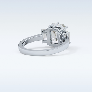 Elegant 2.56 CT Three Stones Engagement Ring Featuring Emerald Moissanite