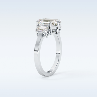 Elegant 2.56 CT Three Stones Engagement Ring Featuring Emerald Moissanite