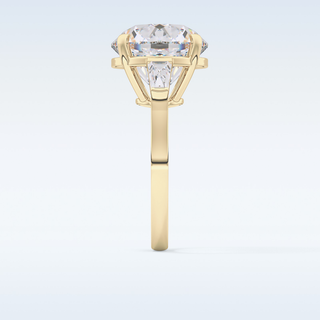 Elegant 7.49 CT Three Stones Engagement Ring Featuring Round Moissanite