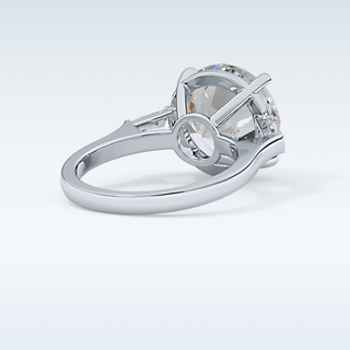 Elegant 7.49 CT Three Stones Engagement Ring Featuring Round Moissanite