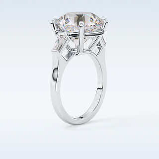 Elegant 7.49 CT Three Stones Engagement Ring Featuring Round Moissanite