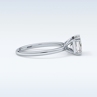 Stunning 1.96 CT Solitaire Engagement Ring Featuring Emerald Moissanite