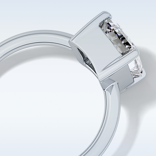 Beautiful 2.76 CT Solitaire Engagement Ring Featuring Emerald Moissanite