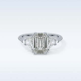Elegant 1.9 CT Cluster Engagement Ring Featuring Emerald Moissanite