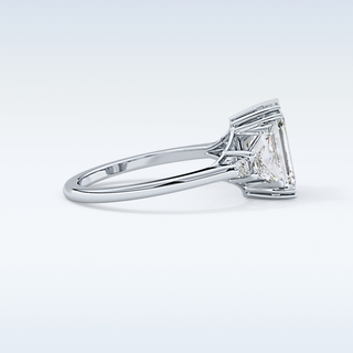 Elegant 1.9 CT Cluster Engagement Ring Featuring Emerald Moissanite