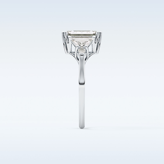 Elegant 1.9 CT Cluster Engagement Ring Featuring Emerald Moissanite