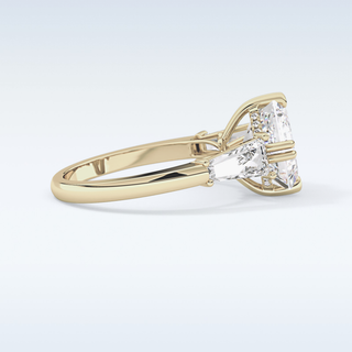 Elegant 2.82 CT Three Stones Engagement Ring Featuring Emerald Moissanite