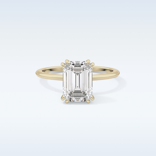 Stunning 2.45 CT Solitaire Engagement Ring Featuring Emerald Moissanite