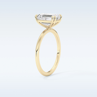 Stunning 2.45 CT Solitaire Engagement Ring Featuring Emerald Moissanite