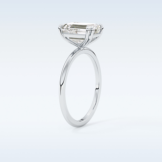 Stunning 2.45 CT Solitaire Engagement Ring Featuring Emerald Moissanite