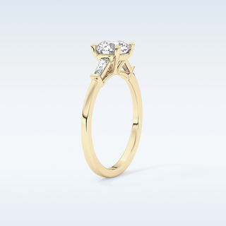 Elegant 1.03 CT Three Stones Engagement Ring Featuring Round Moissanite
