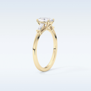 Elegant 0.83 CT Three Stones Engagement Ring Featuring Oval Moissanite