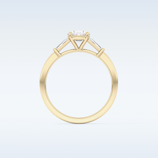 Elegant 0.83 CT Three Stones Engagement Ring Featuring Oval Moissanite