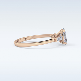 Elegant 0.83 CT Three Stones Engagement Ring Featuring Oval Moissanite