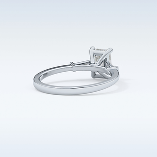 Elegant 1.02 CT Three Stones Engagement Ring Featuring Emerald Moissanite