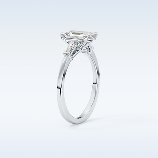 Elegant 1.02 CT Three Stones Engagement Ring Featuring Emerald Moissanite