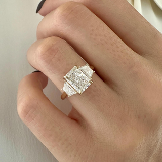 Round Halo, Pave & Split Shank Engagement Ring – 1.93 CT Lab Grown Diamond